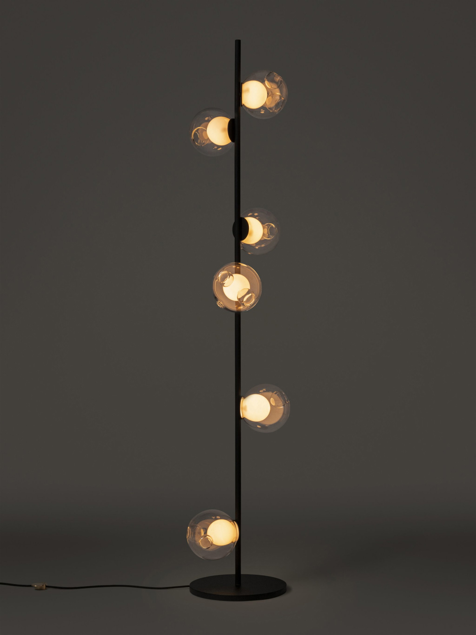 BOCCI 28Desk フロアランプ Bocci 28 Floor Lamp by Bocci | ROOM Luxury Furniture & Lighting