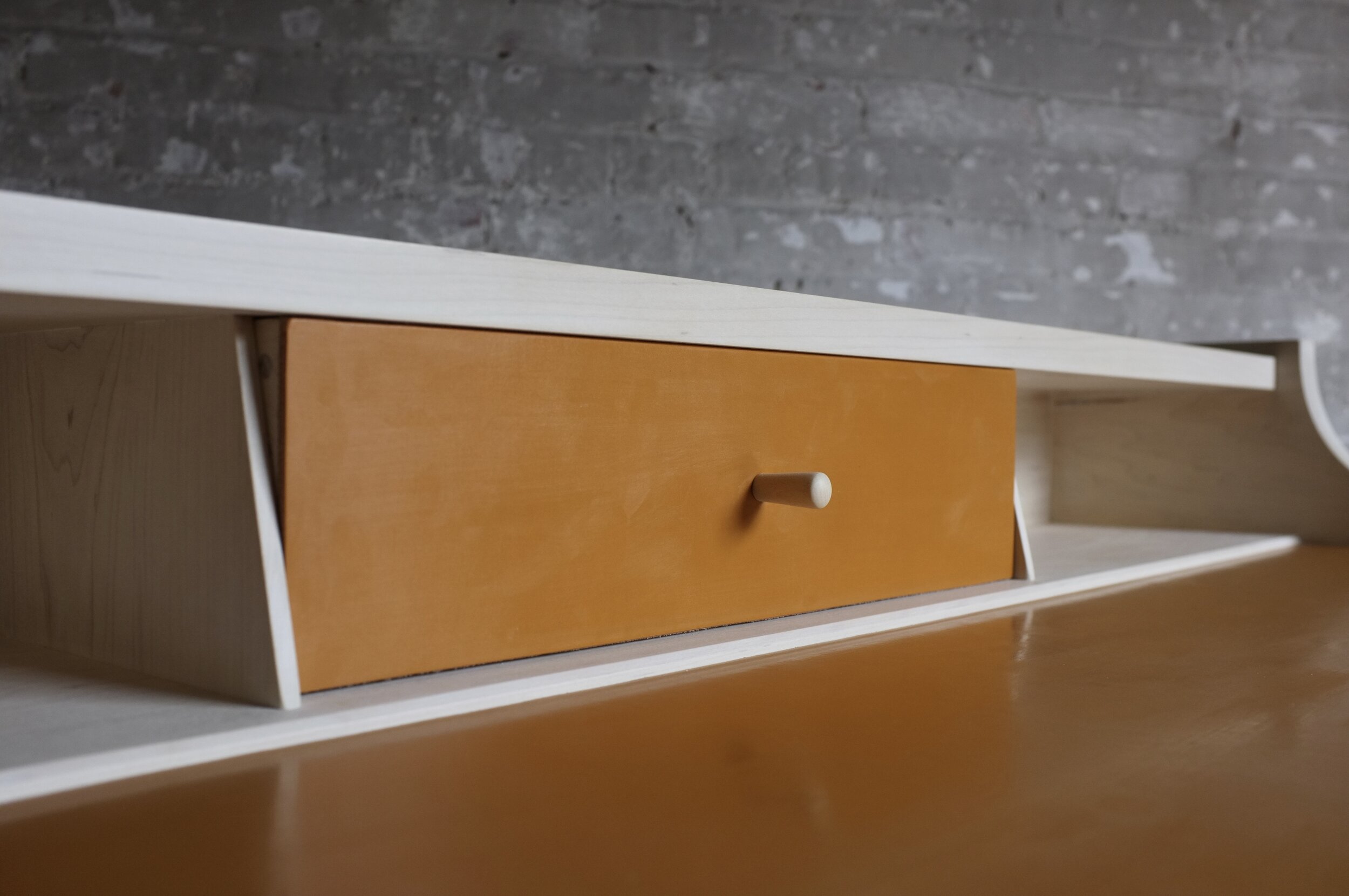 Michael Robbins Bleached Maple Hugo Desk Satin Brass Detailing Tan Leather Drawer Room Furniture